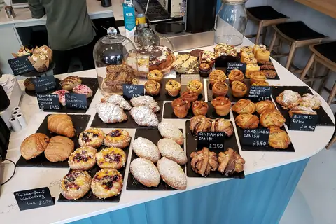 RF Cafe & Patisserie photo 3